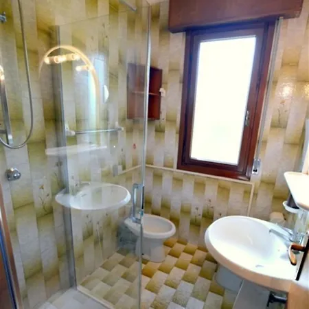 Three Room Flat With Wi-Fi And Private Parking Space 100Mt From Lignano Beach Apartment *