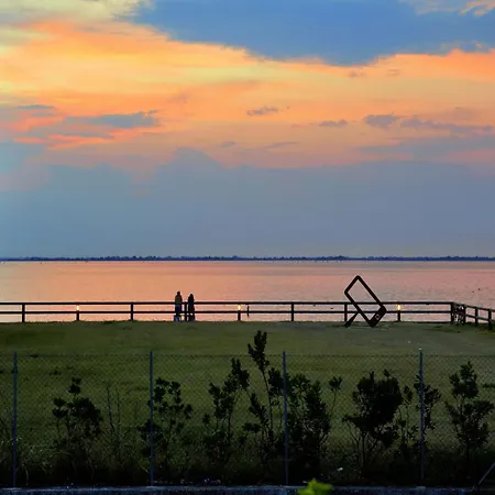 Apartment Three Room Flat With Wi-Fi And Private Parking Space 100Mt From Lignano Beach Lignano Sabbiadoro