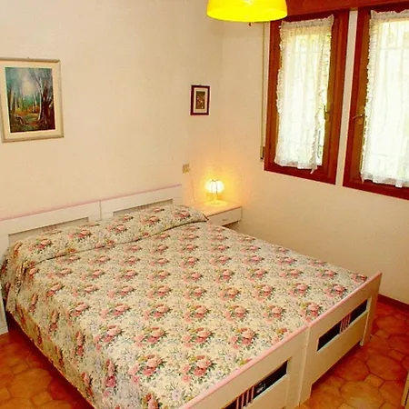 Apartment Three Room Flat With Wi-Fi And Private Parking Space 100Mt From Lignano Beach Lignano Sabbiadoro